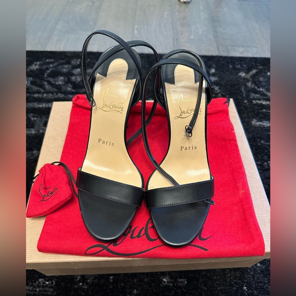 Authentic Louboutin Loubi Queen Sandals